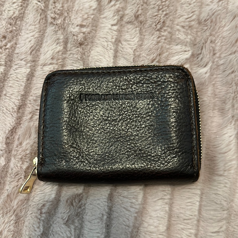 Portland Leather Small Zip Wallet in Coldbrew